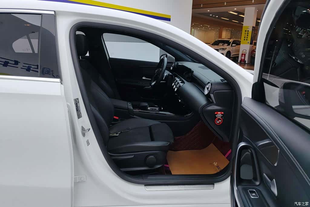Mercedes-Benz A-Class, 2022 8