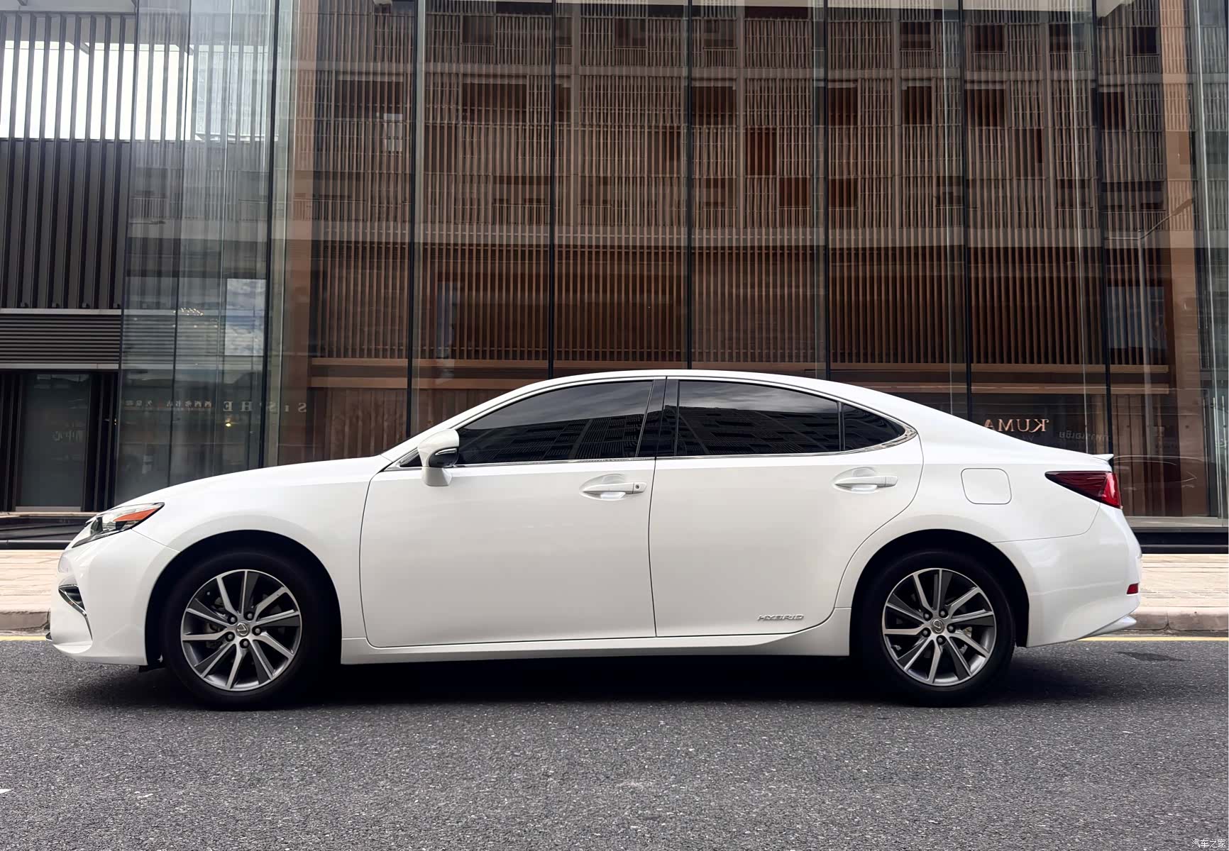 Lexus ES, 2017 3