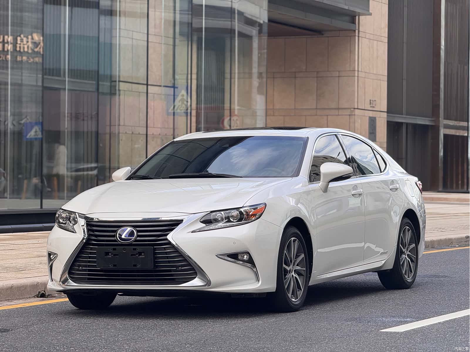 Lexus ES, 2017 1