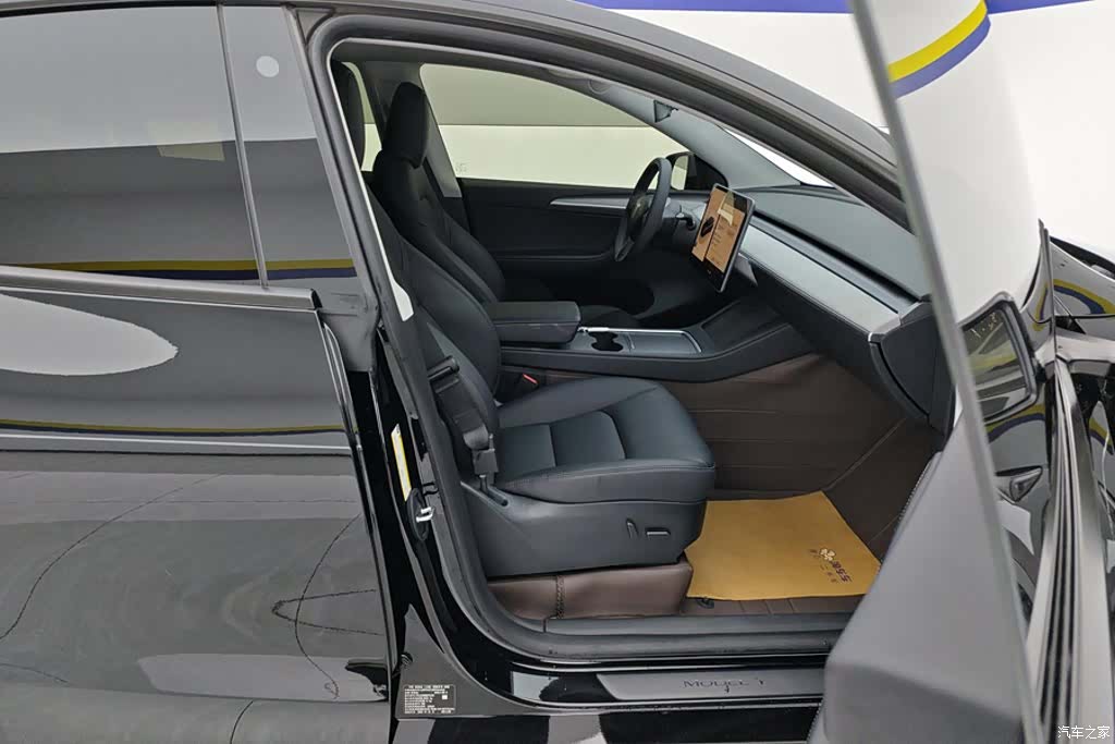 Tesla Model Y, 2024 8