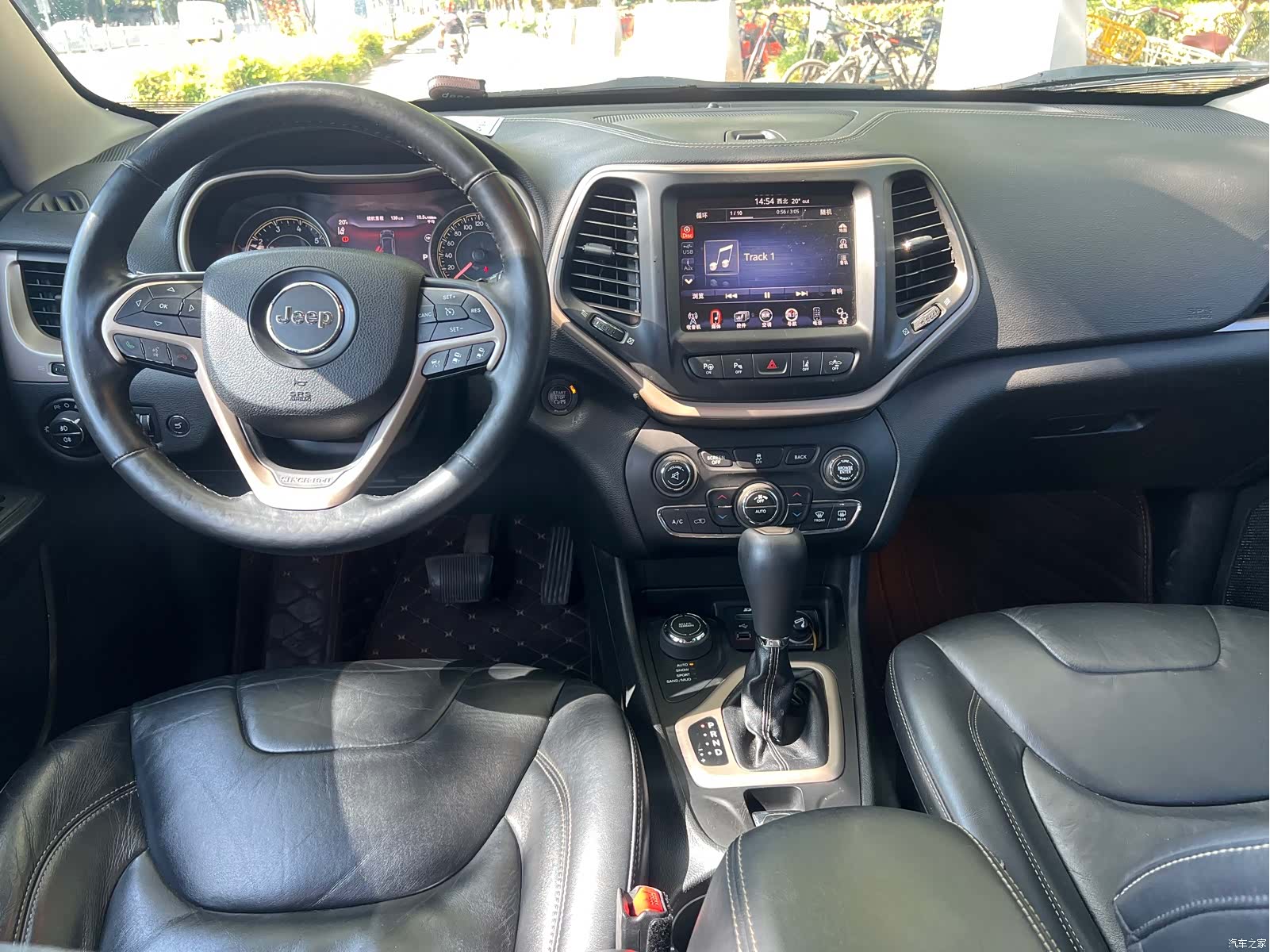 Jeep Cherokee, 2015 11