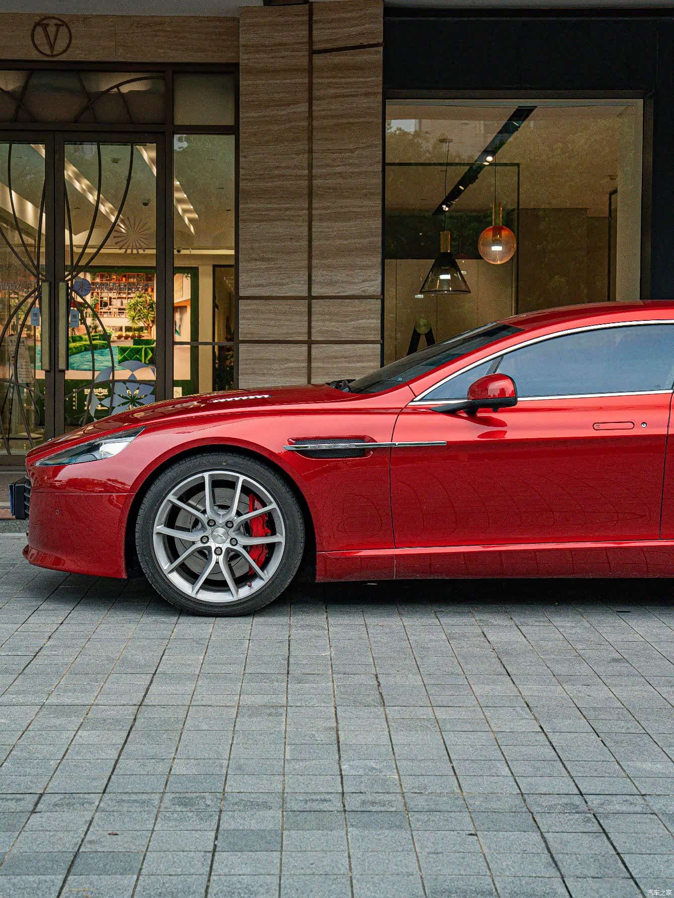 Aston Martin Rapide, 2014 все фото