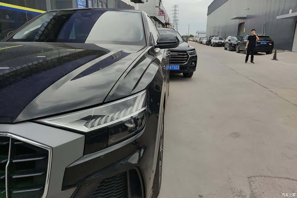 Audi Q8, 2022 все фото