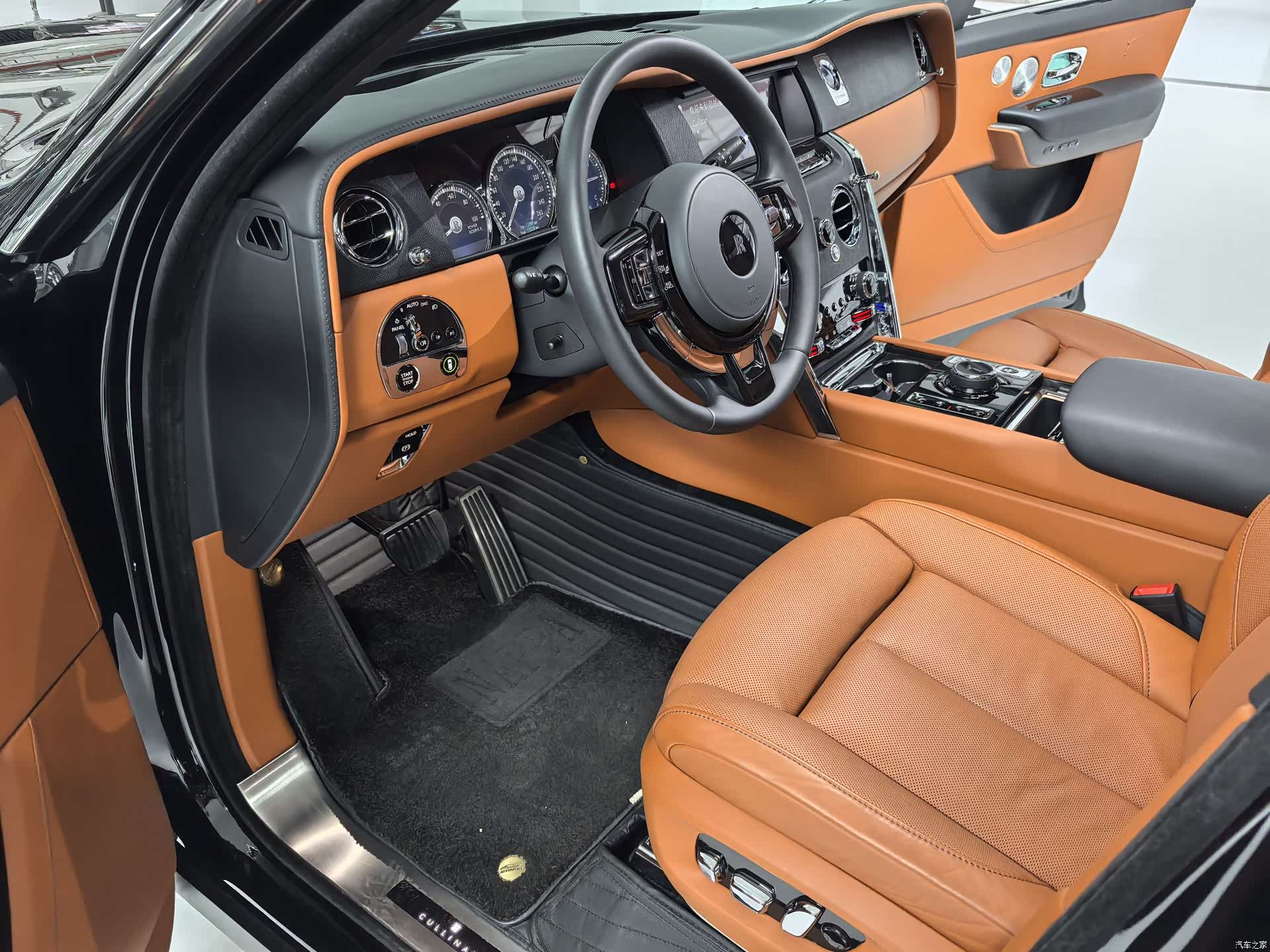 Rolls-Royce Cullinan, 2022 29