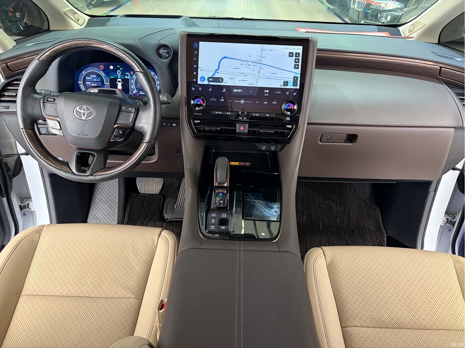 Toyota Alphard, 2024 6