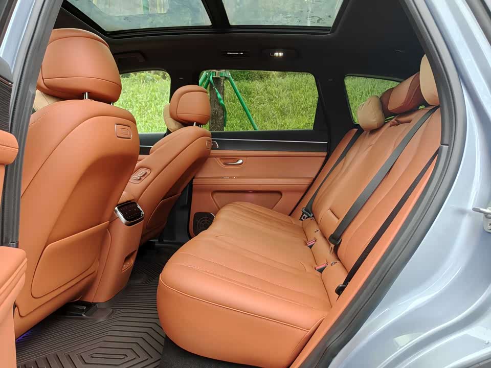 AITO Ask the world M7