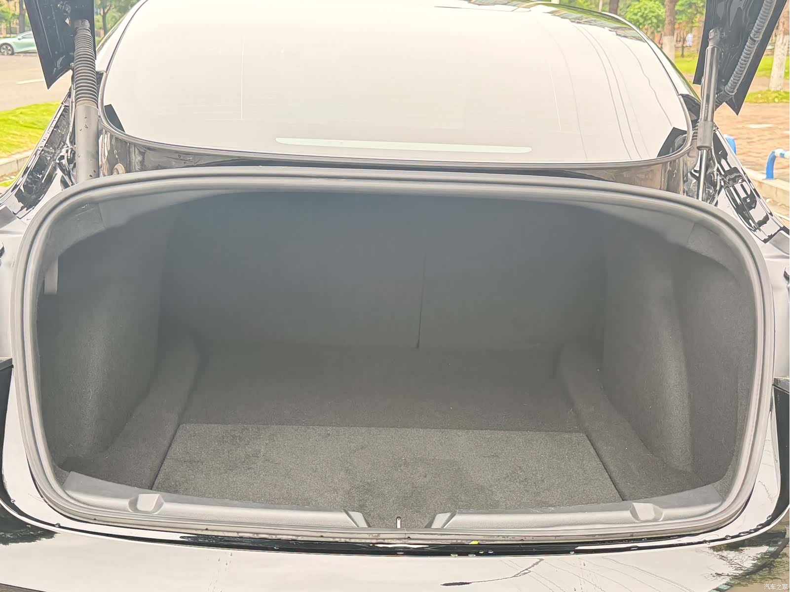 Tesla Model 3, 2023 15