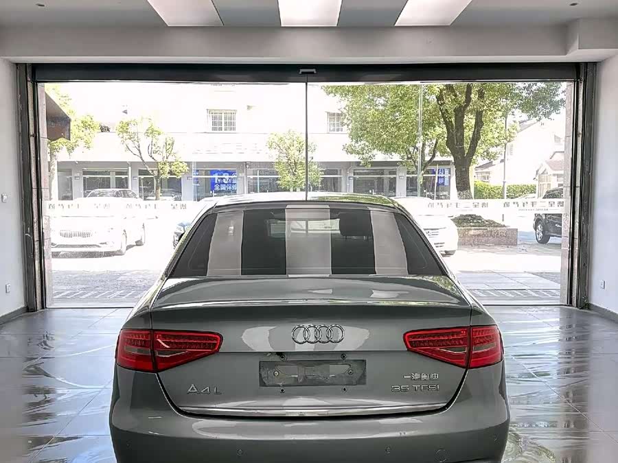 Audi A4L 2012, фото 8