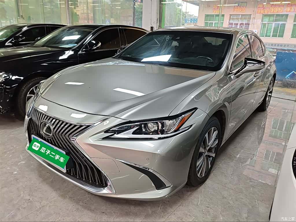 Lexus ES, 2019 1