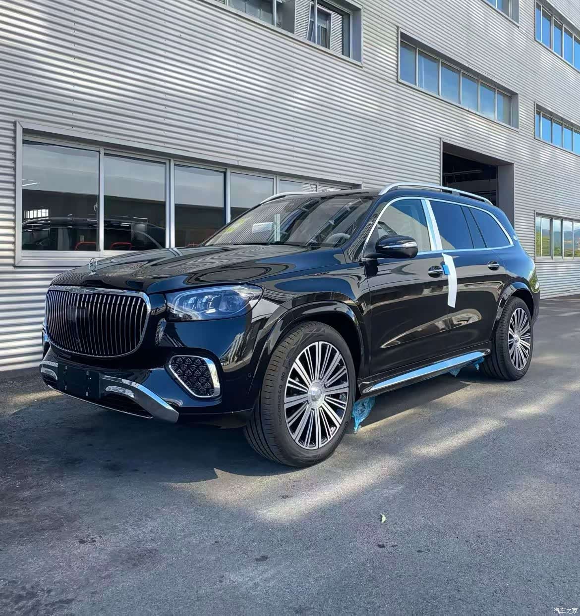 Maybach GLS, 2024 1