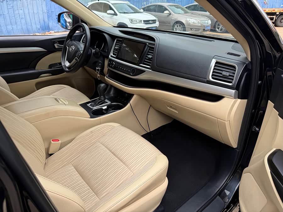 Toyota Highlander 2021, фото 17