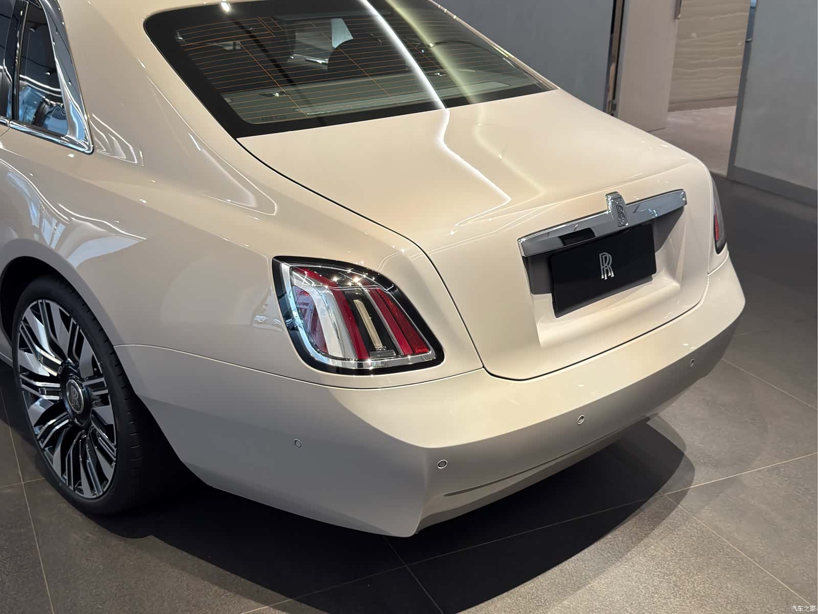 Rolls-Royce Ghost, 2026 4