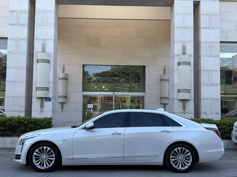 Cadillac CT6