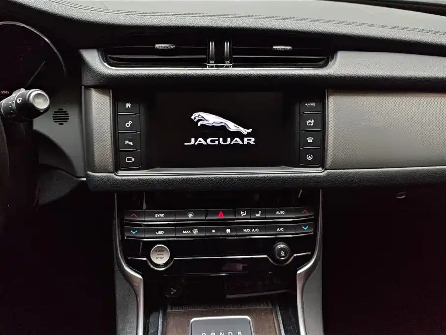 Jaguar XFL Jaguar XFL