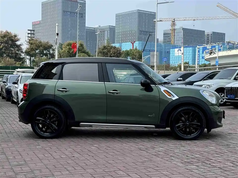 MINI COUNTRYMAN