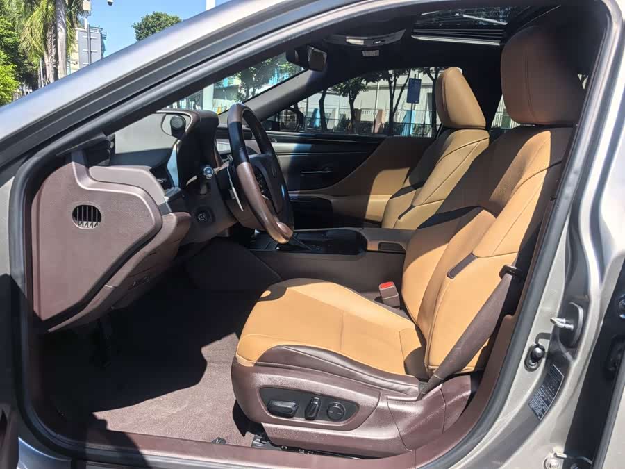 Lexus ES 2020, фото 4