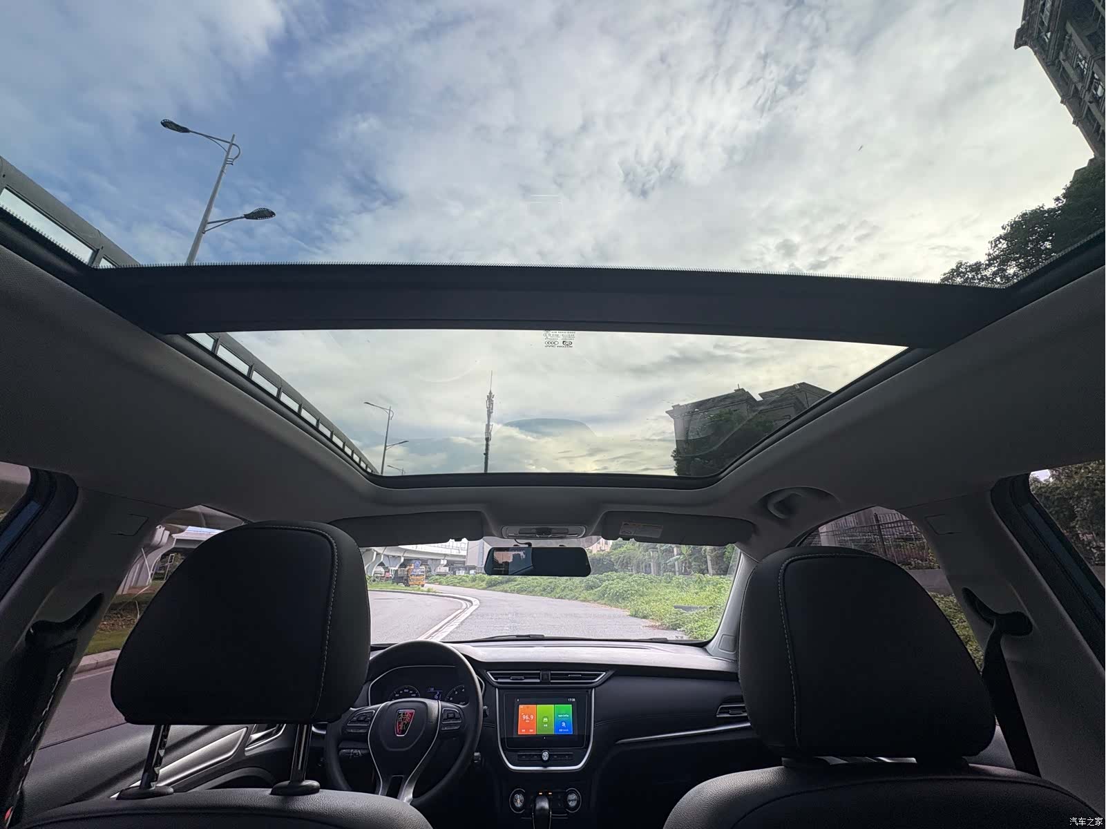 Roewe RX3, 2019 18