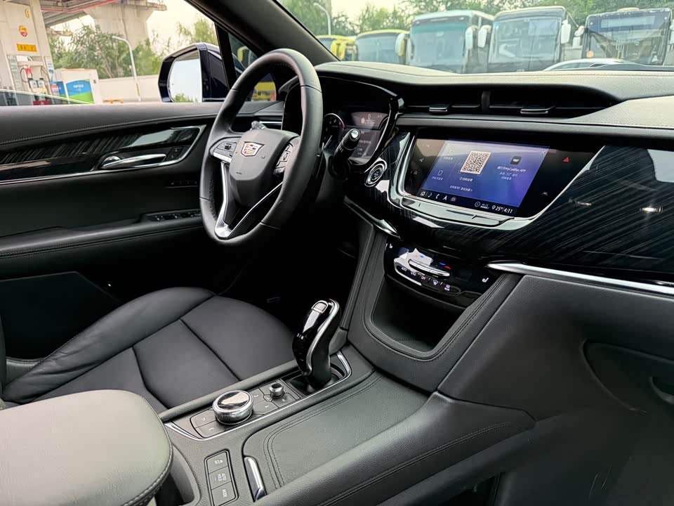 Cadillac XT6