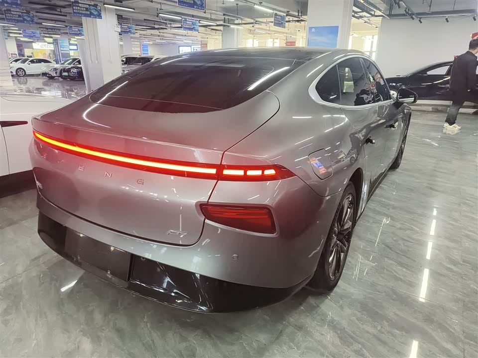 XPENG P7