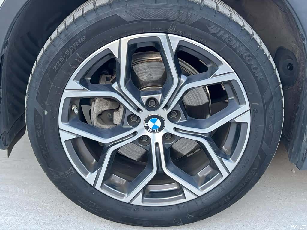 BMW X1, 2022 все фото
