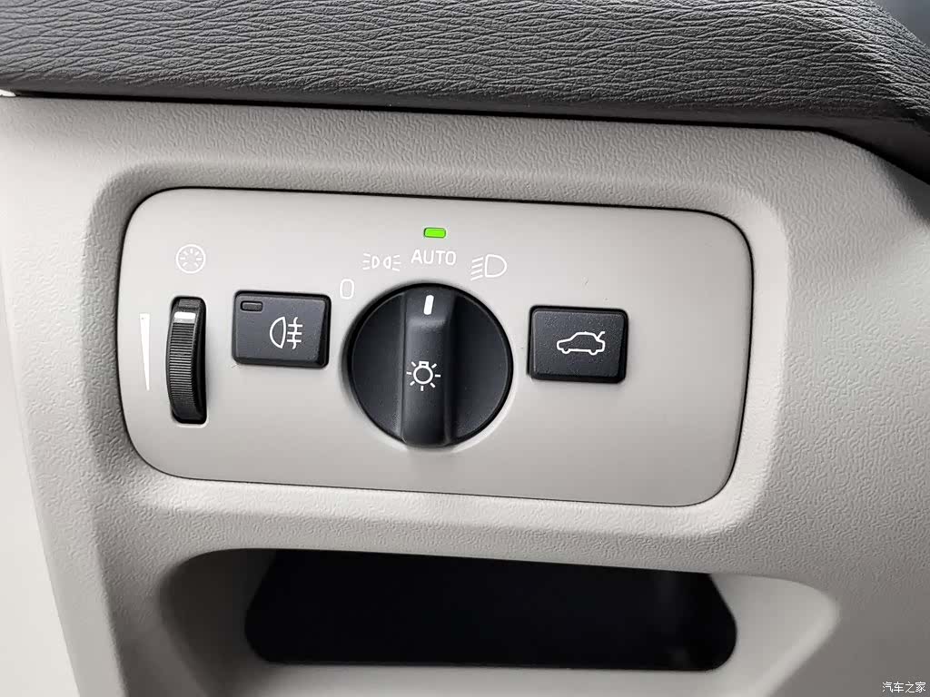 Volvo V40, 2014 21