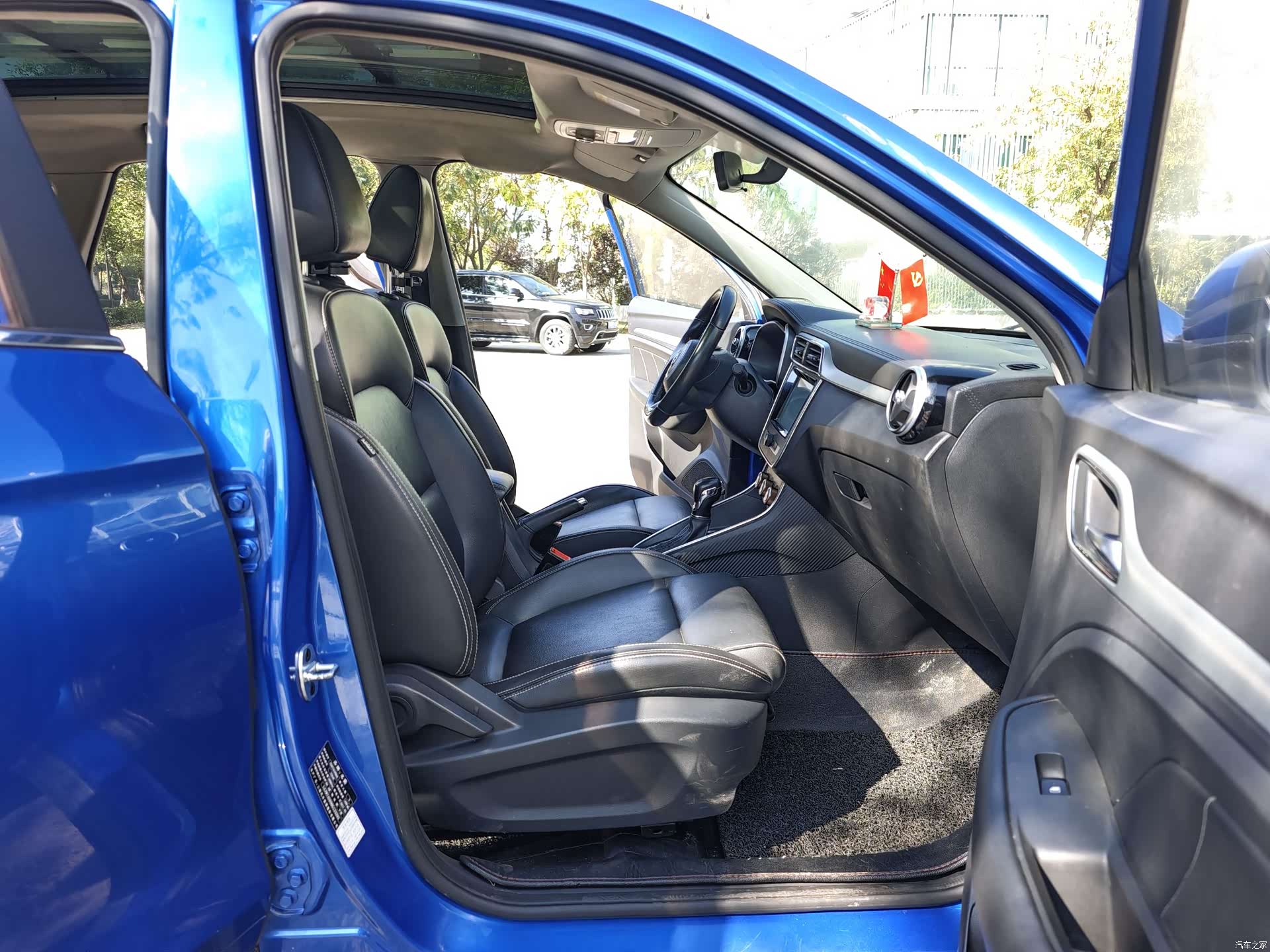 MG ZS, 2017 15
