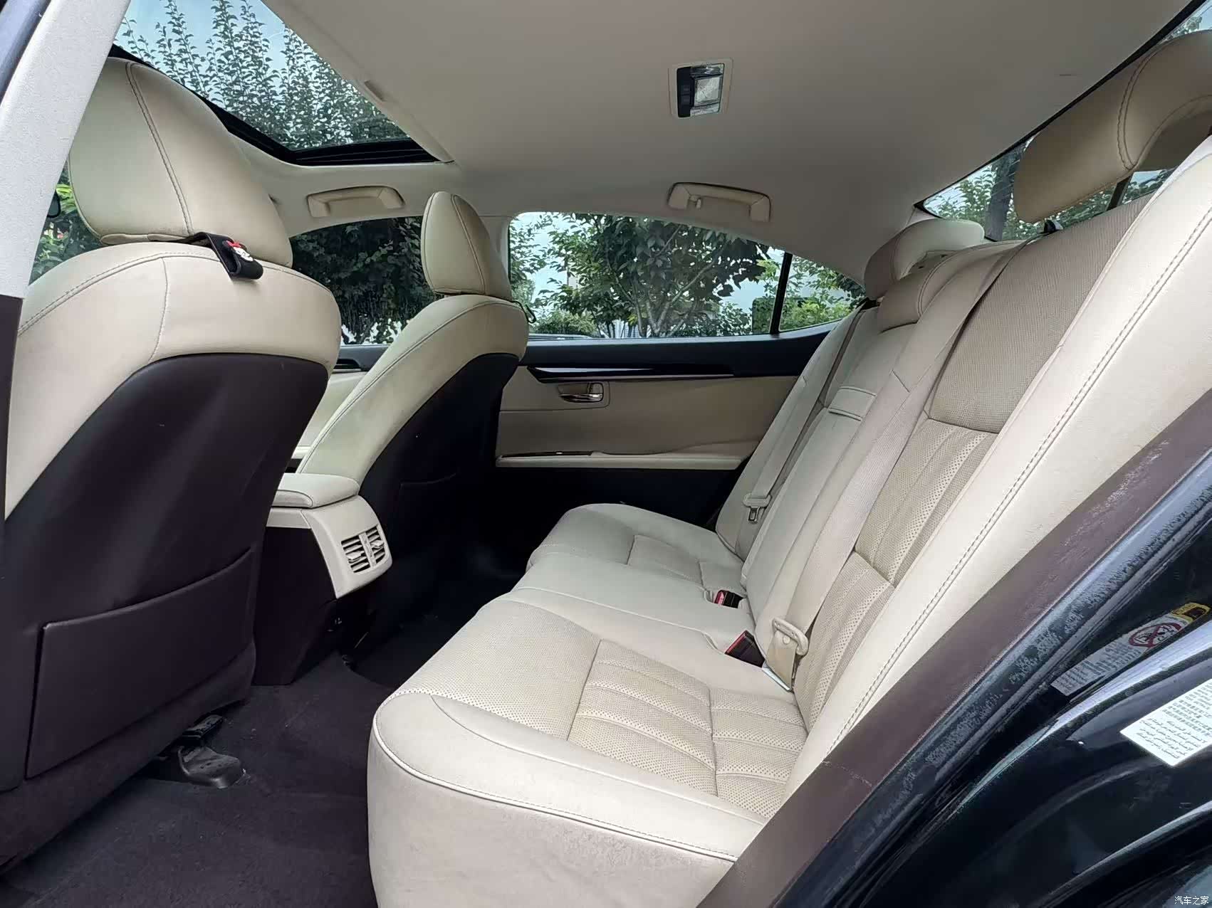 Lexus ES, 2016 11