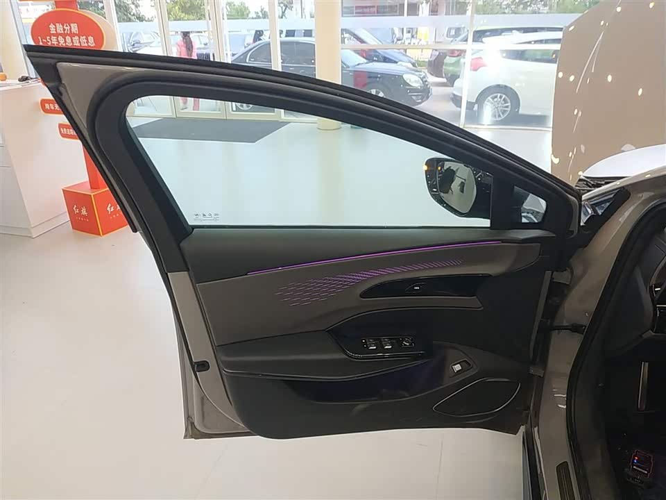 Hongqi EH7 Hongqi EH7