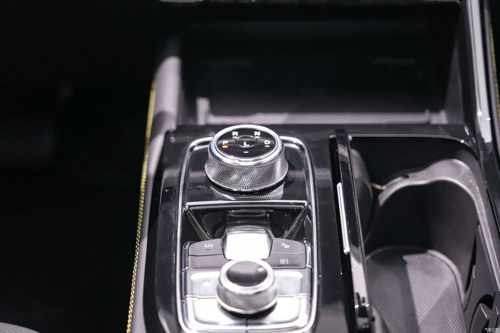 Ford Equator Sport, 2024 15