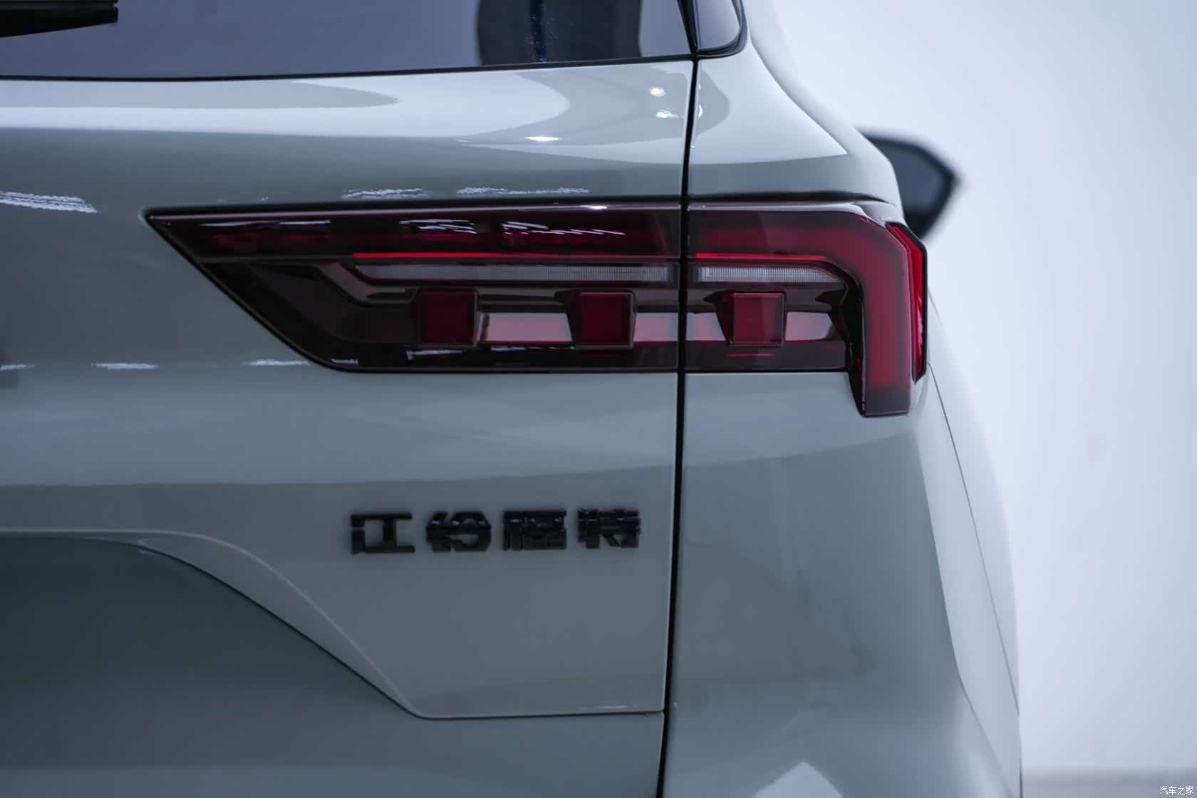 Ford Equator Sport, 2024 18