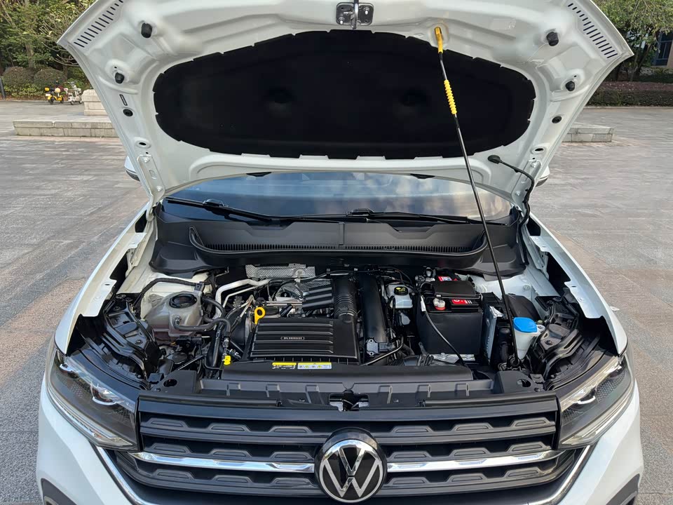 Volkswagen Exploring the shadow