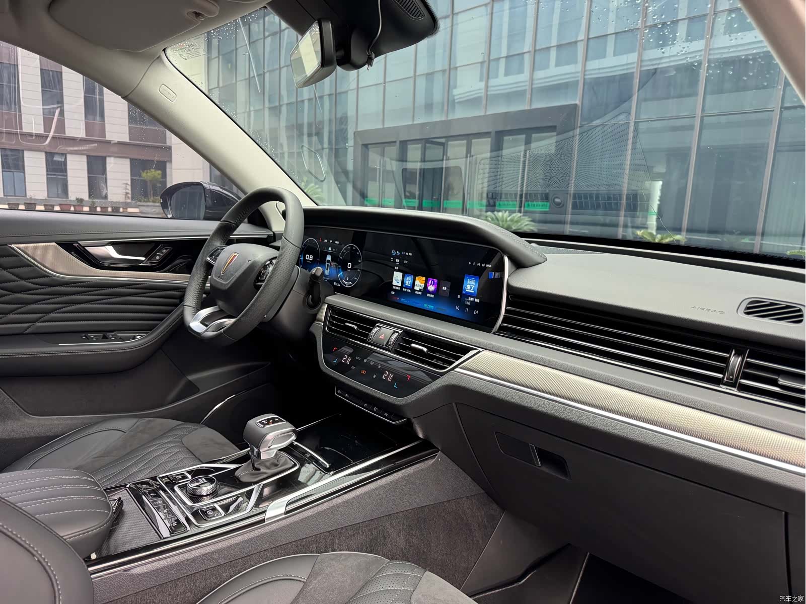 Hongqi HS5, 2021 10