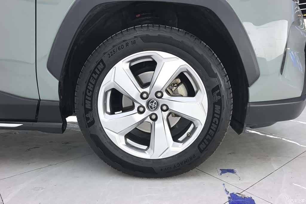 Toyota RAV4, 2020 6