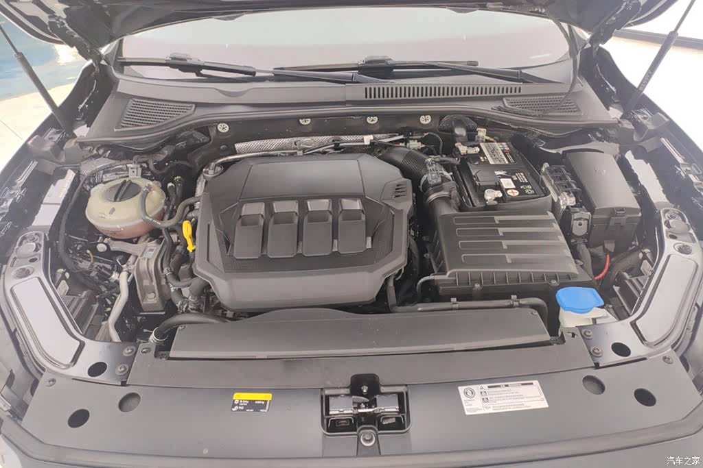 Volkswagen Passat, 2023 10
