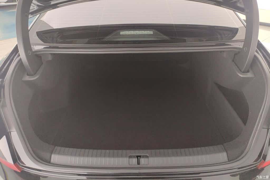 Volkswagen Passat, 2023 4