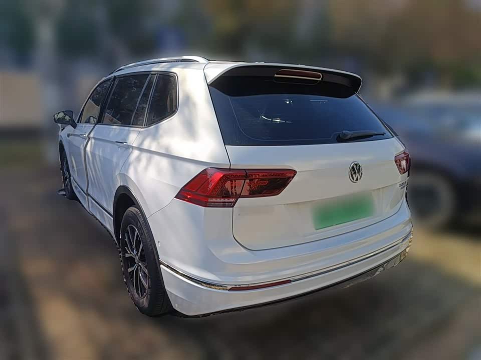 Volkswagen Tiguan L