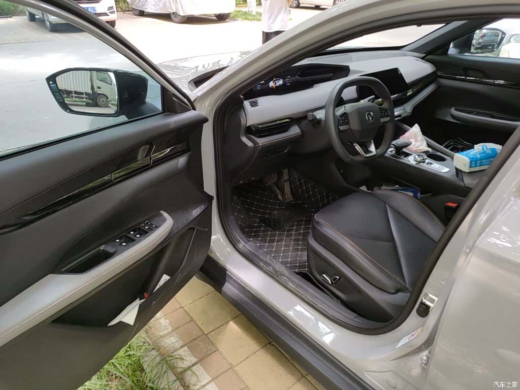 Changan UNI-V, 2023 14