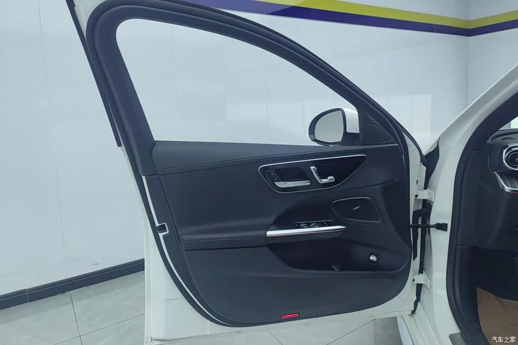 Mercedes-Benz C-Class, 2023 7