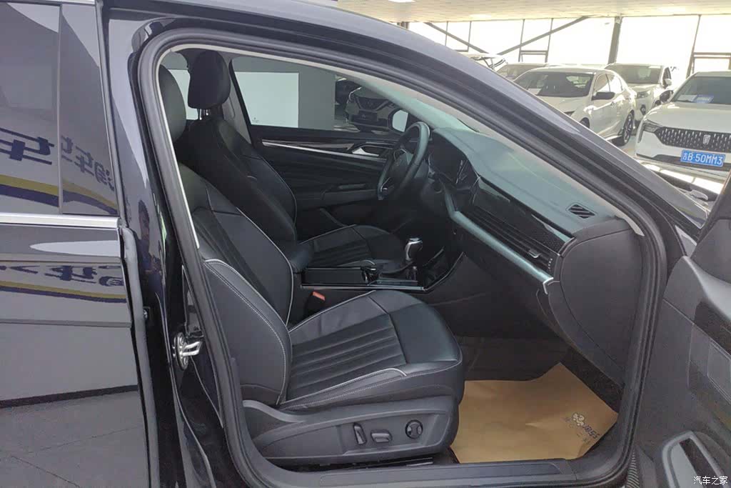 Volkswagen Passat, 2023 8
