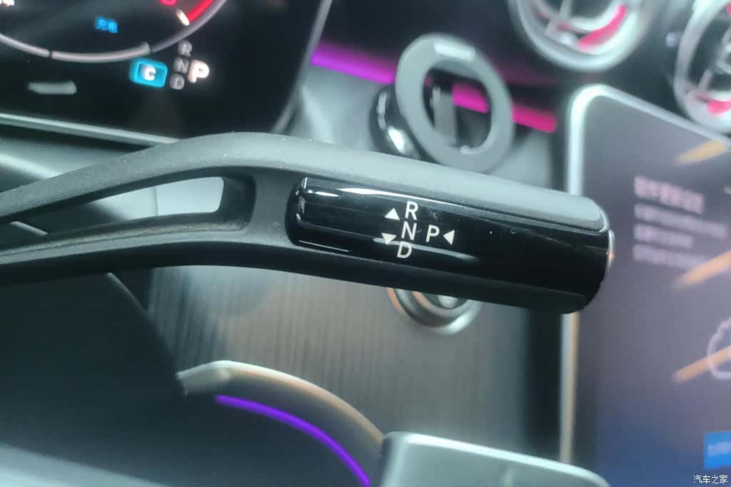 Mercedes-Benz C-Class, 2023 16