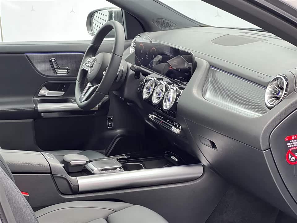Mercedes-Benz EQA Mercedes-Benz EQA