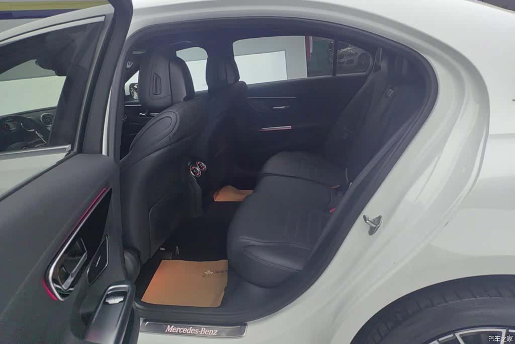 Mercedes-Benz C-Class, 2023 11