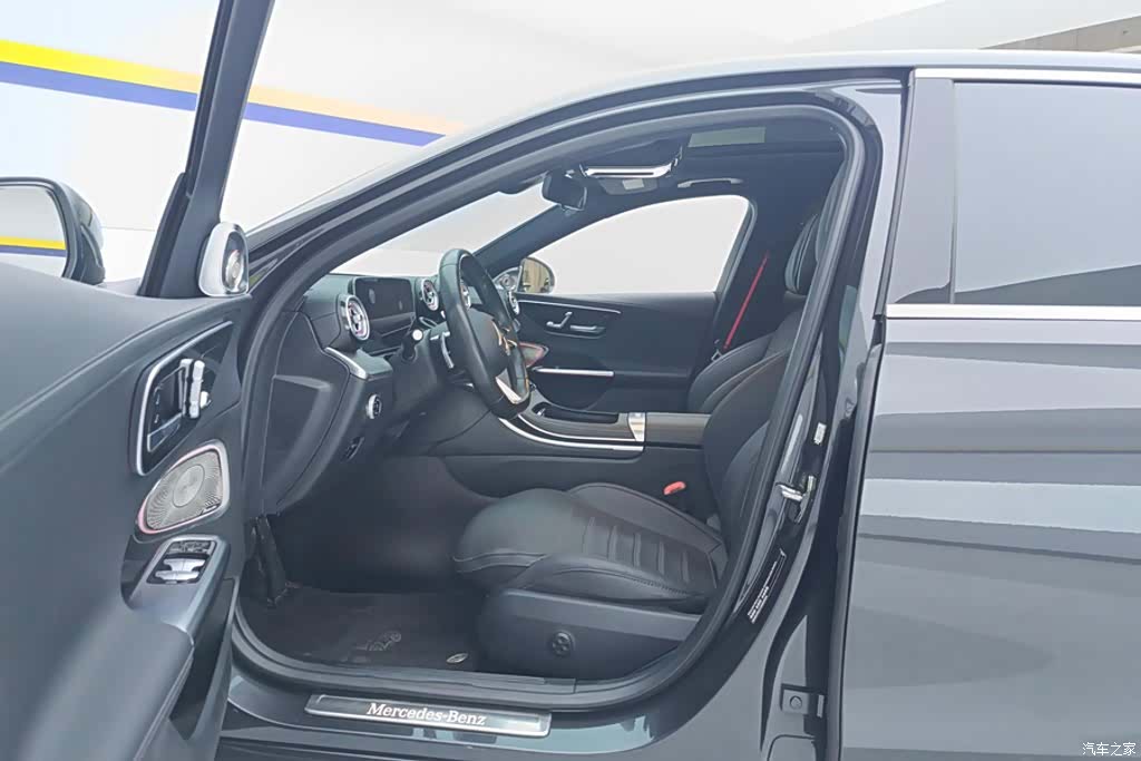 Mercedes-Benz C-Class, 2023 9