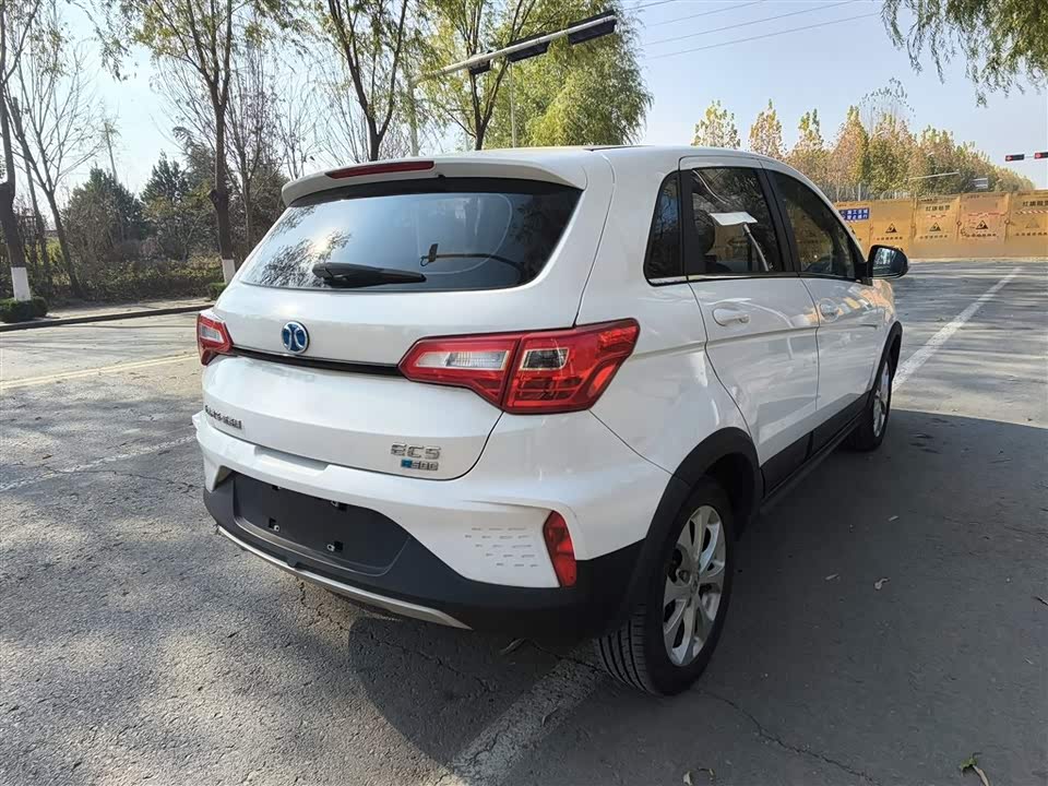 BAIC EC5