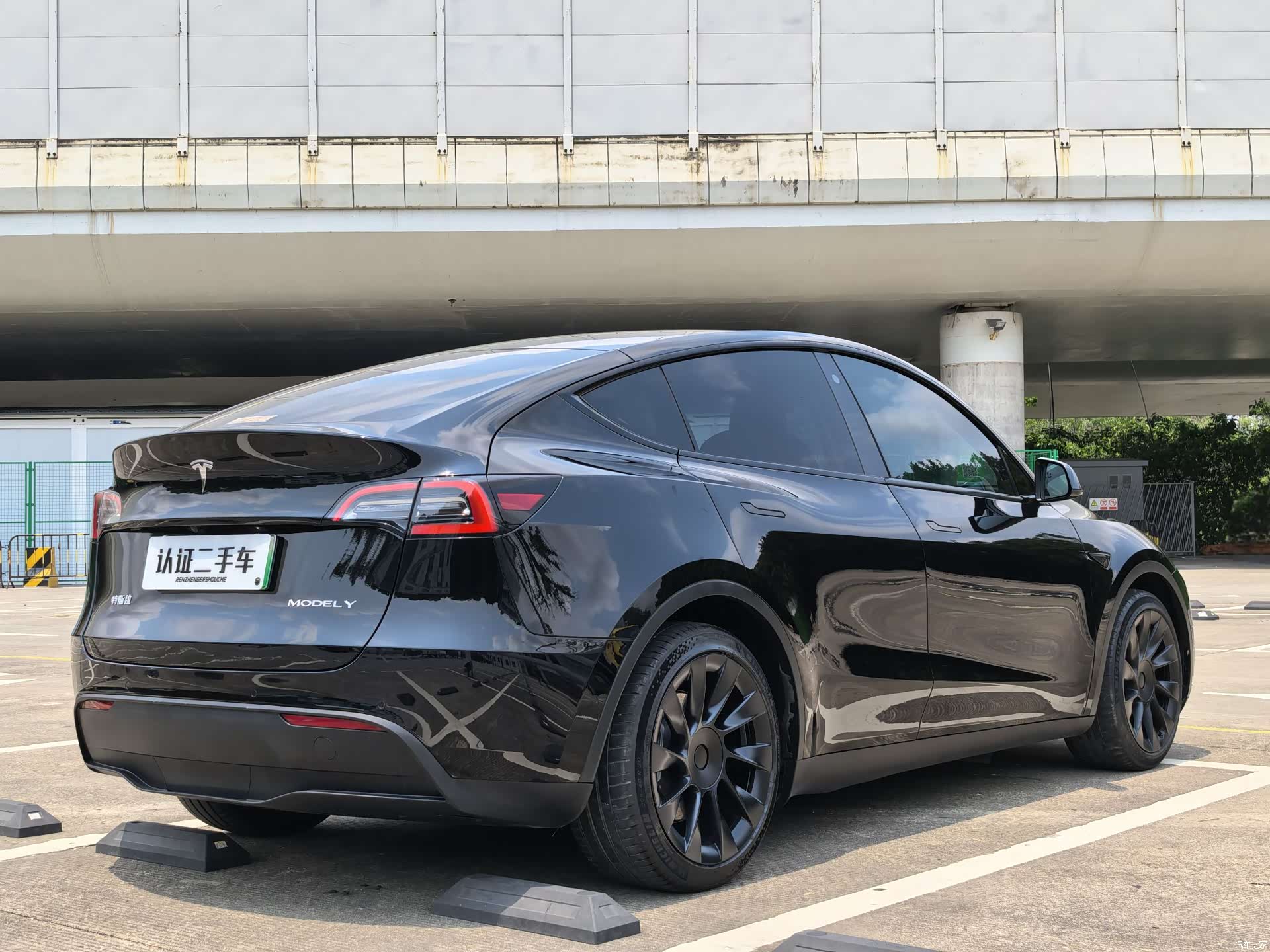 Tesla Model Y, 2021 11
