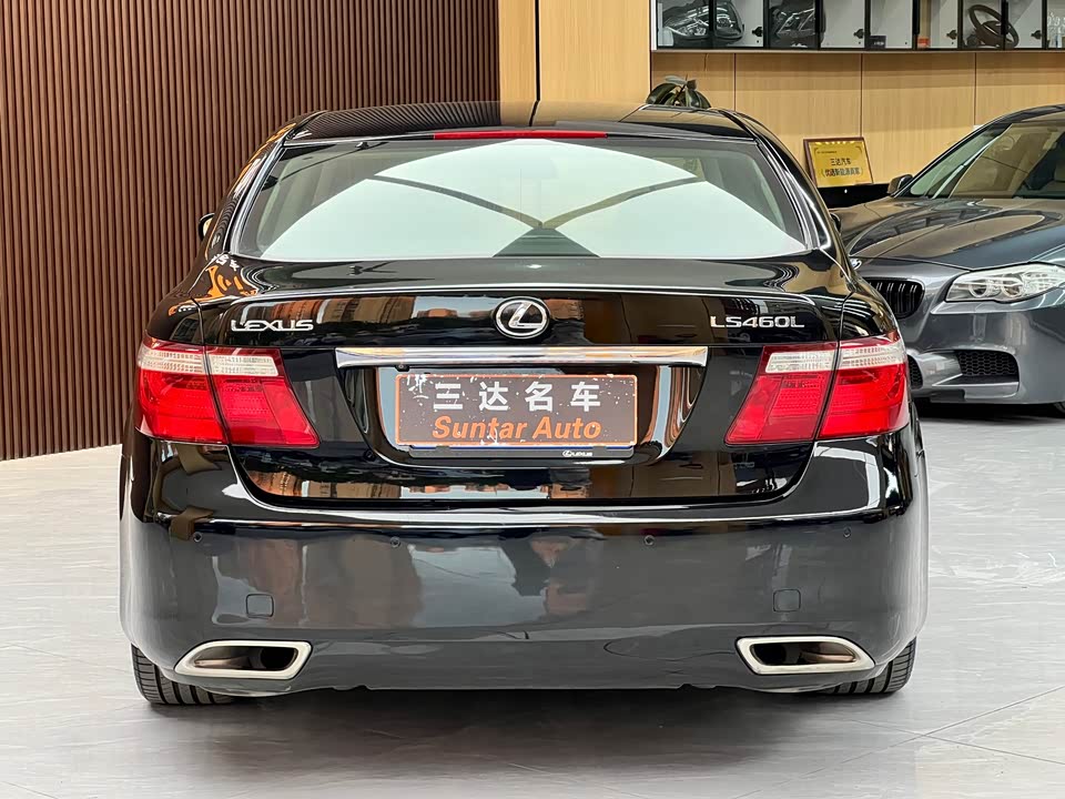 Lexus LS