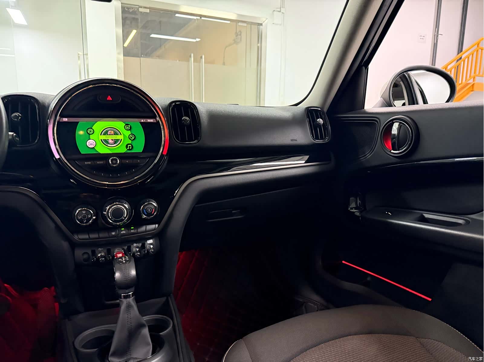 Mini Countryman, 2019 18