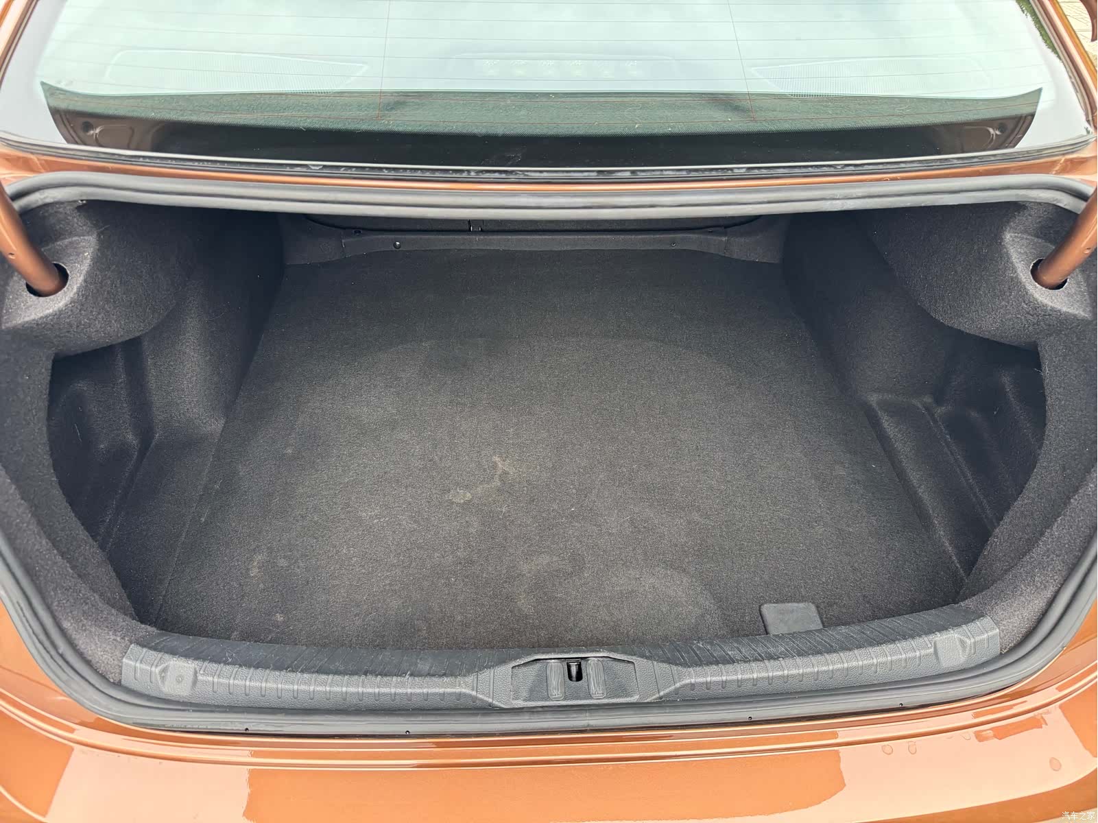 Volkswagen Lamando, 2016 13