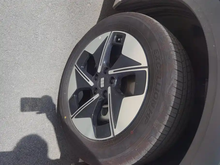 Geely Galaxy Galaxy E5