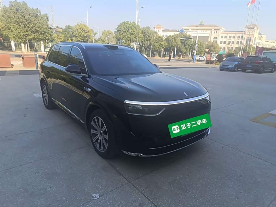 AITO Ask the world M8